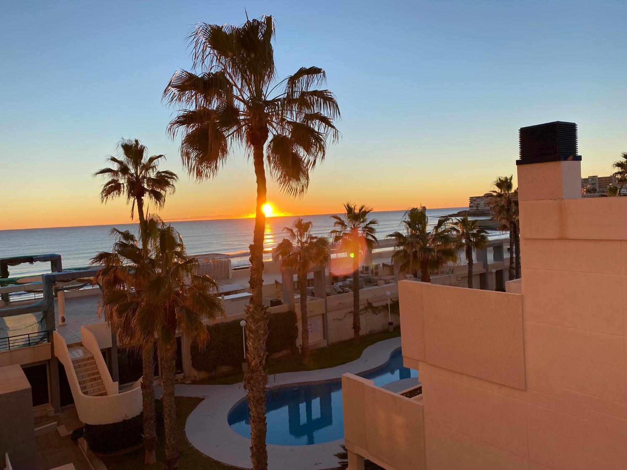 Torrevieja La Mata Primera Linea Playa المظهر الخارجي الصورة