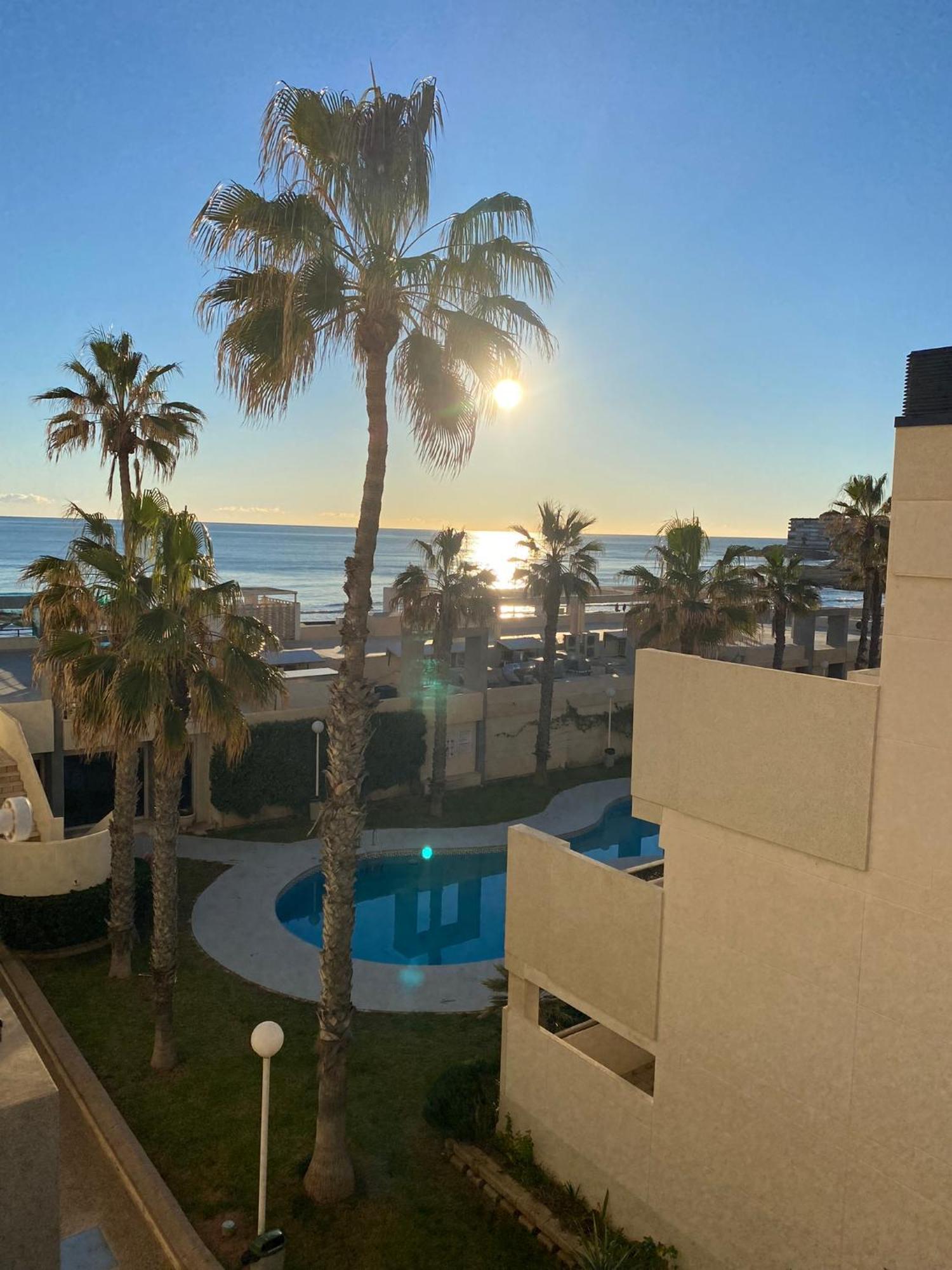 Torrevieja La Mata Primera Linea Playa المظهر الخارجي الصورة