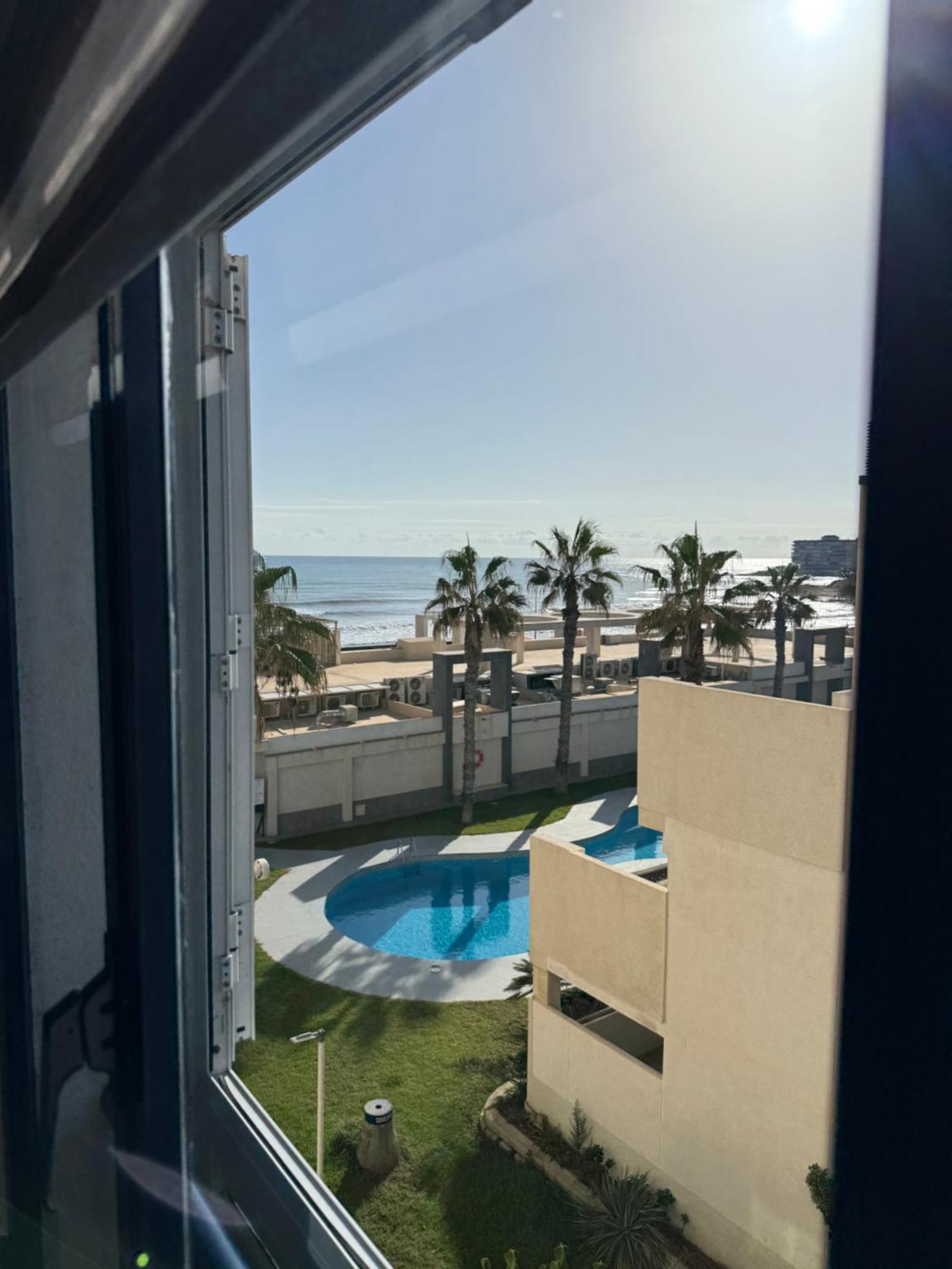 Torrevieja La Mata Primera Linea Playa المظهر الخارجي الصورة